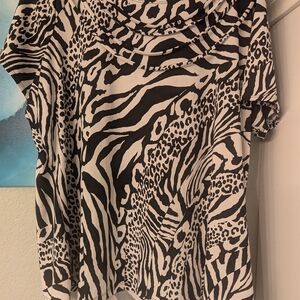 🌿🖤Jaclyn Smith Animal Print Short Sleeve Top~womens Plus Size 2X🖤🌿Gorgeous